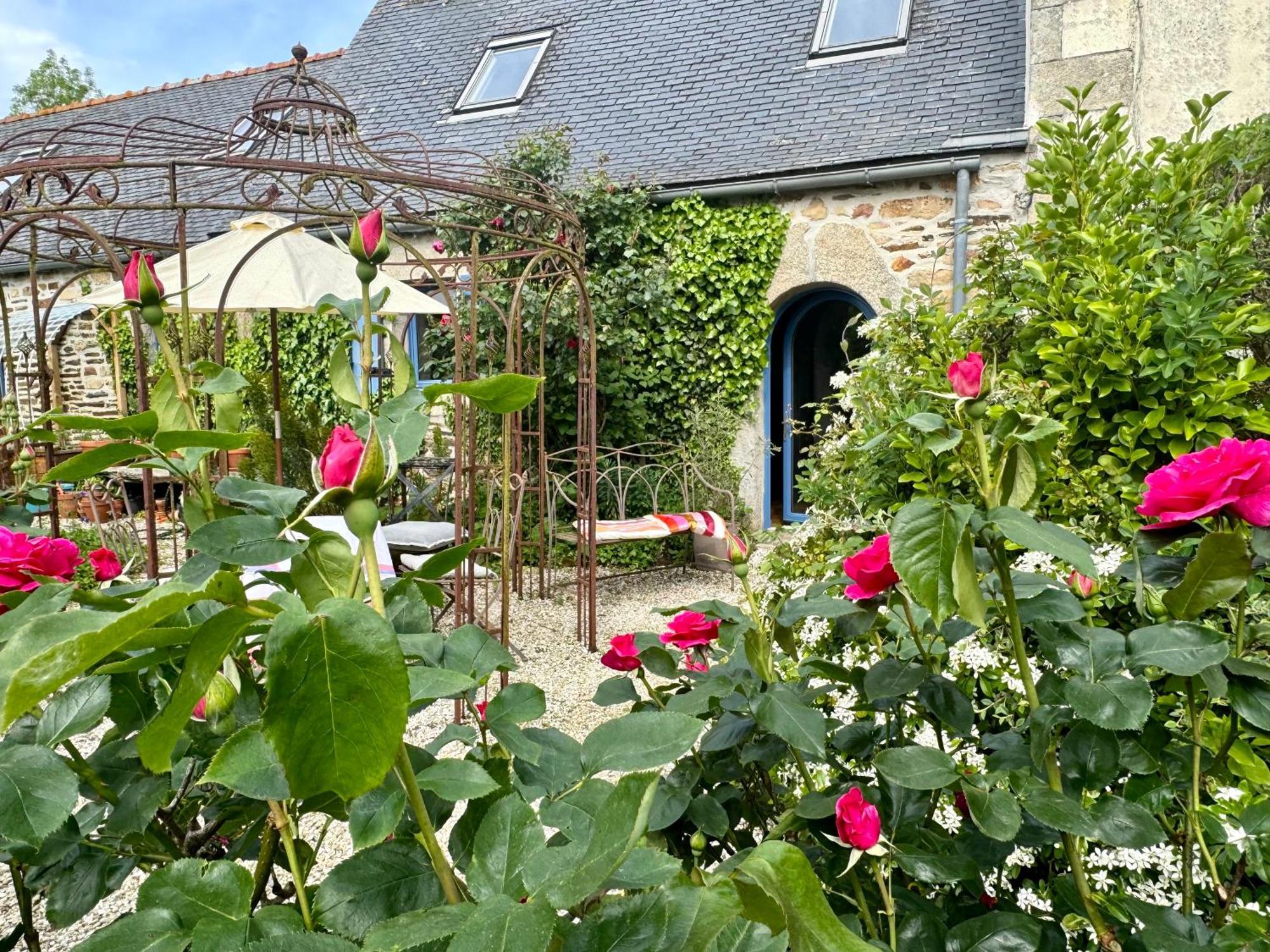 Bed and Breakfast Chez Nosch Plouegat-Guerand Zewnętrze zdjęcie